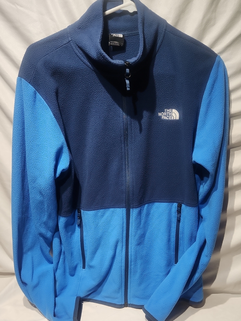 51. Northface men's zip up small